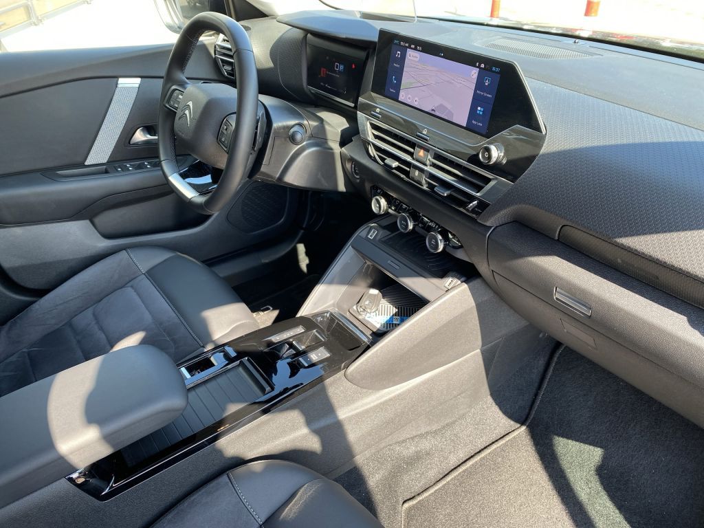 Fahrzeugabbildung Citroën C4 PureTech 130 S&S *Automatik* MAX *beh. Lenkr*
