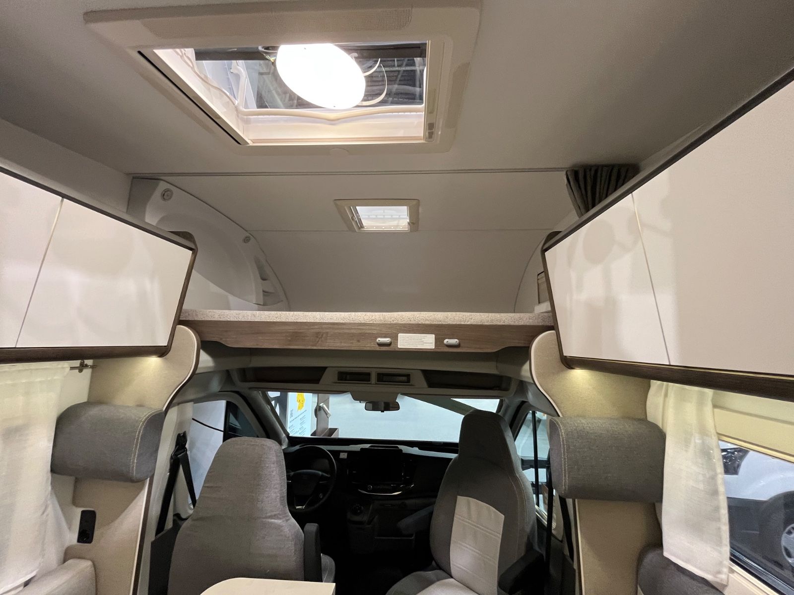 Fahrzeugabbildung Benimar S 325 UP ++Md.27 neu 165 PS**
