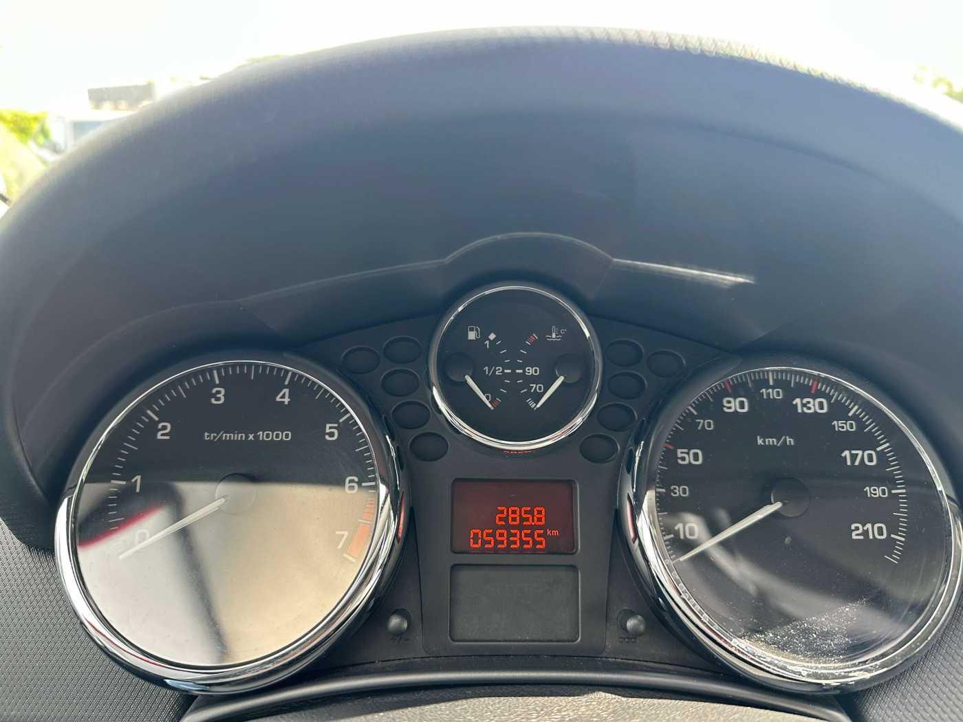 Peugeot 207 2010 — photo 13