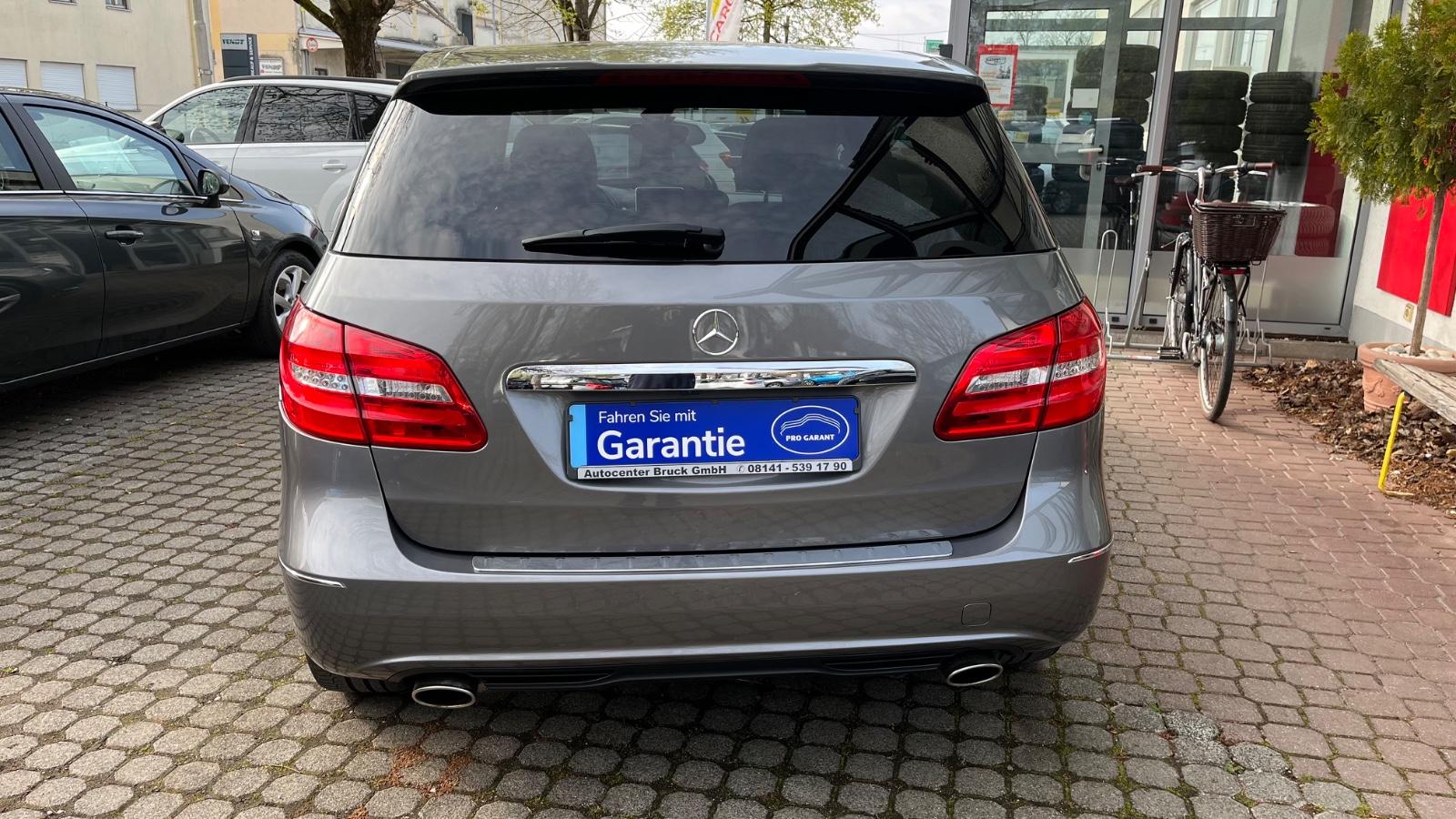 Mercedes-Benz B 200 Edit. 1 // Pano/-Leder/LED/17Zoll/Navi/
