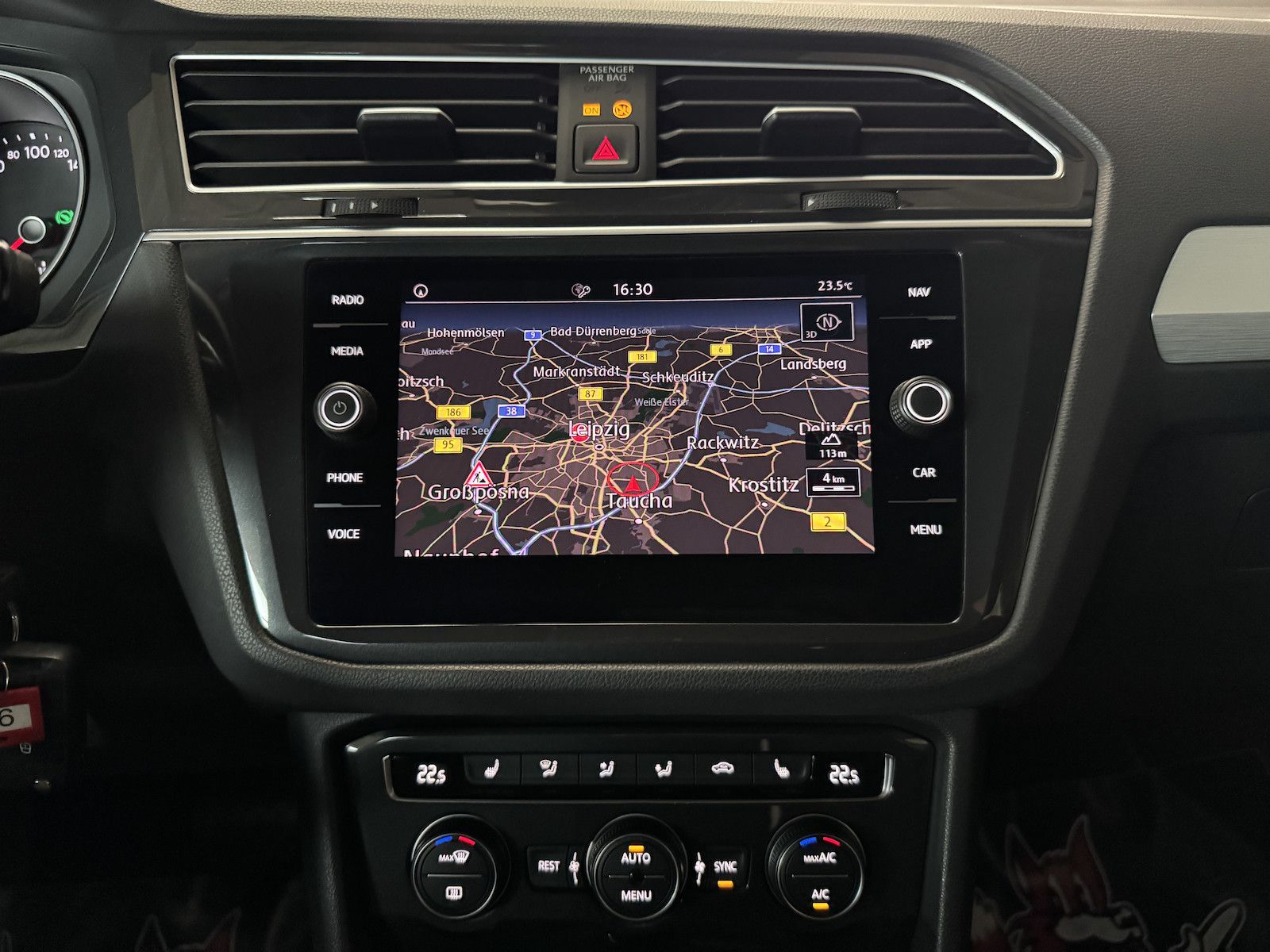 Fahrzeugabbildung Volkswagen Tiguan 1.5 TSI DSG Navi//DAB/ACC/Spur/Ahk