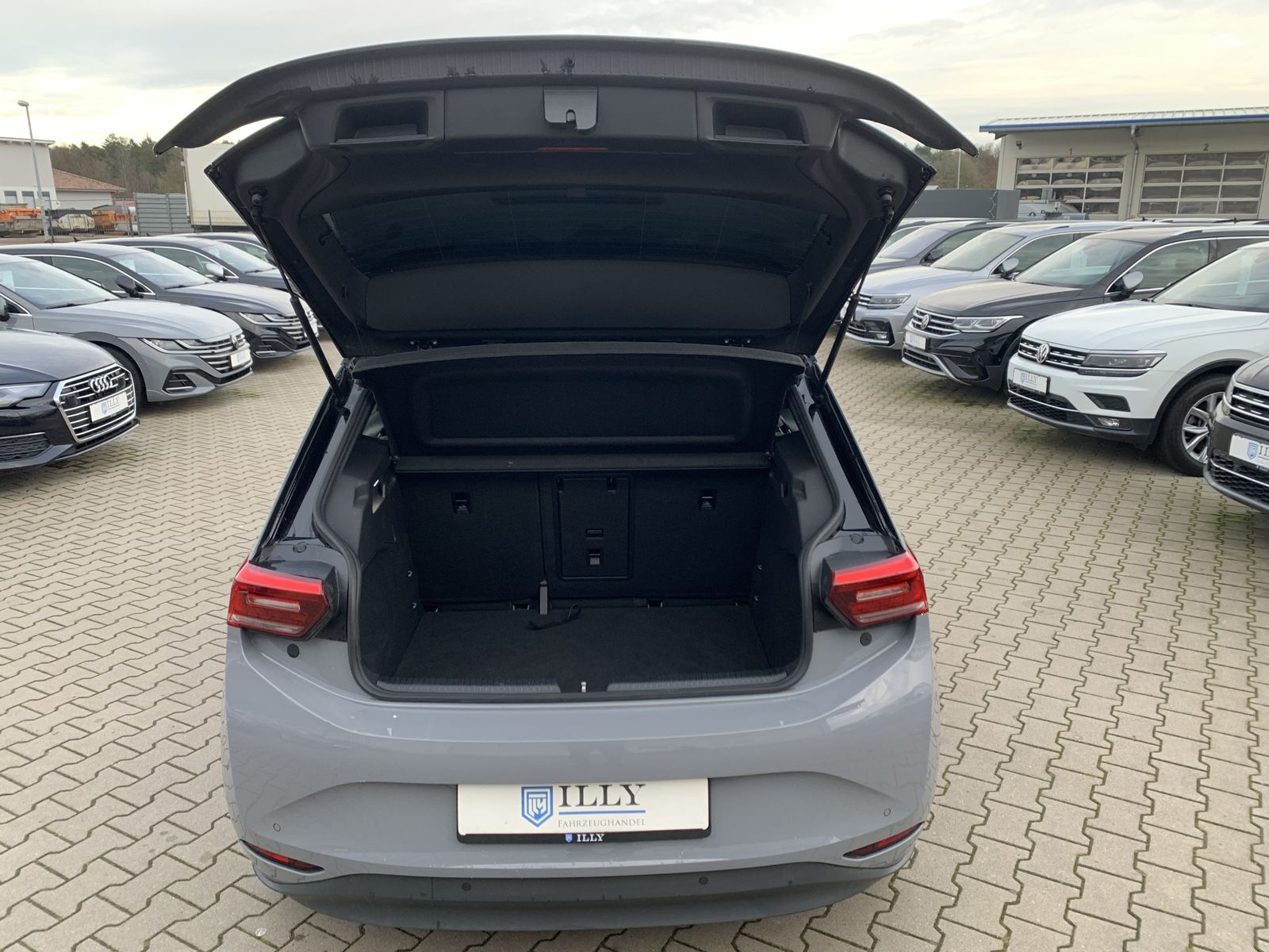 Fahrzeugabbildung Volkswagen ID.3 Pro Performance 150 kW Tech*LED-Matrix*pano