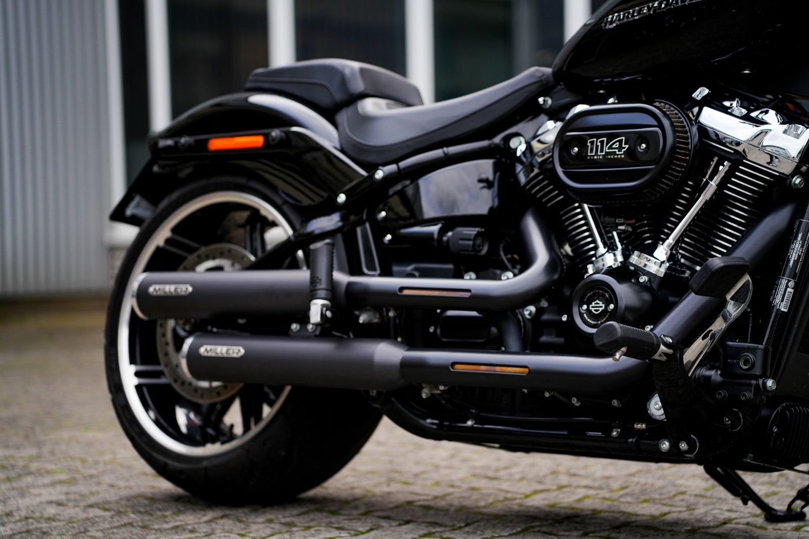 Fahrzeugabbildung Harley-Davidson FXBRS Breakout 114 cui - Miller - Black Black