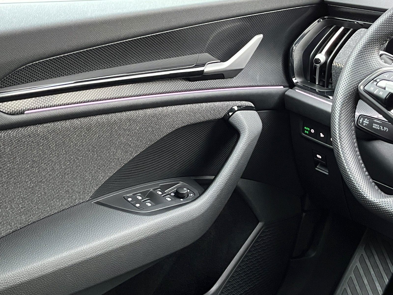 Fahrzeugabbildung SKODA Kodiaq 2.0 TDI DSG*7-Sitzer**ViCo*SHZ*LED**