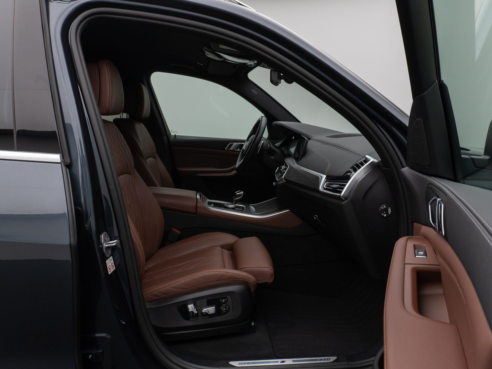 Fahrzeugabbildung BMW X5 xD30d M Sport Laser DAB HiFi AHK DiplayKey