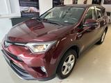 Toyota RAV4 Hybrid Edition-S - rote Toyota RAV 4