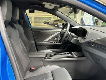 Fotografie 7 des Opel Astra Sports Tourer 1.5 D Automatik GS