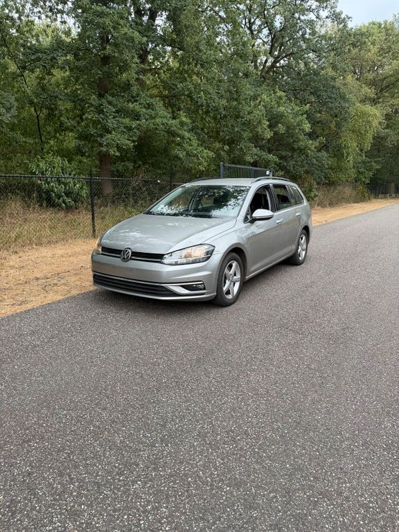 Image of Volkswagen Golf