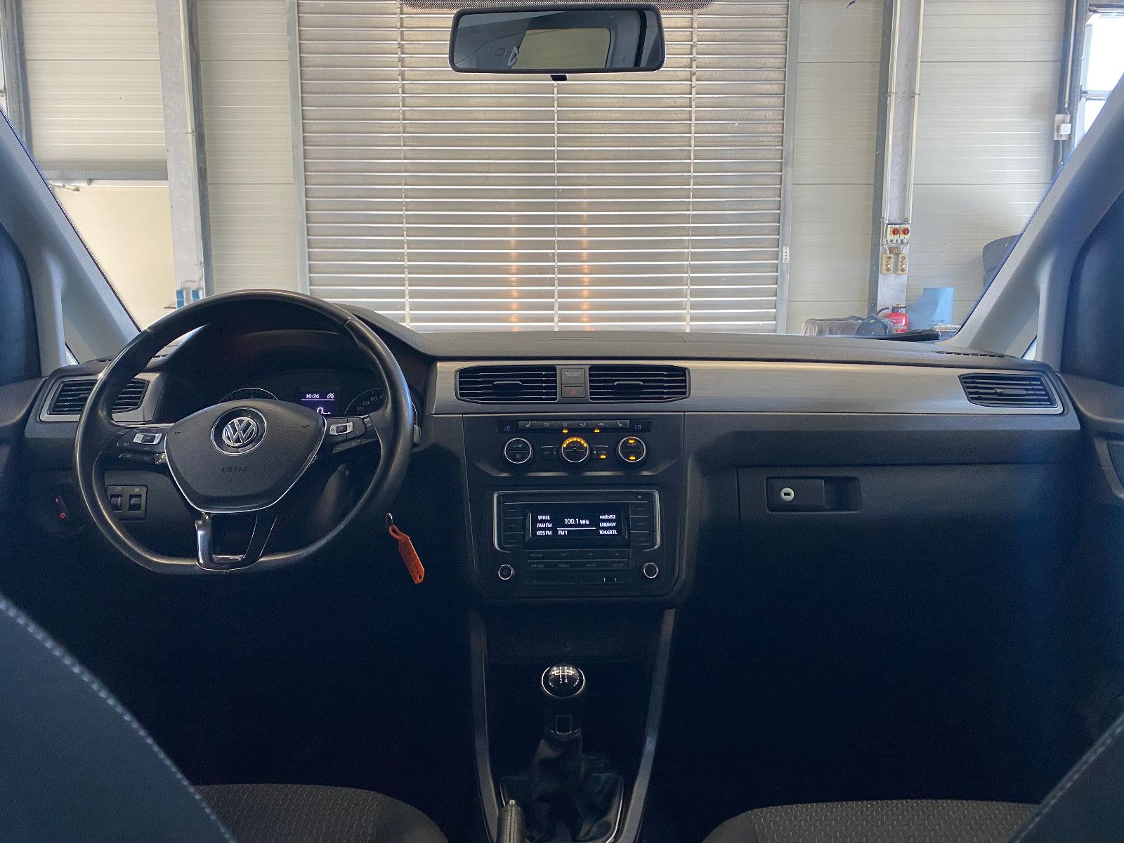 Fahrzeugabbildung Volkswagen Caddy 2.0 TDI Klimaautomatik PDC SHZ Tempomat