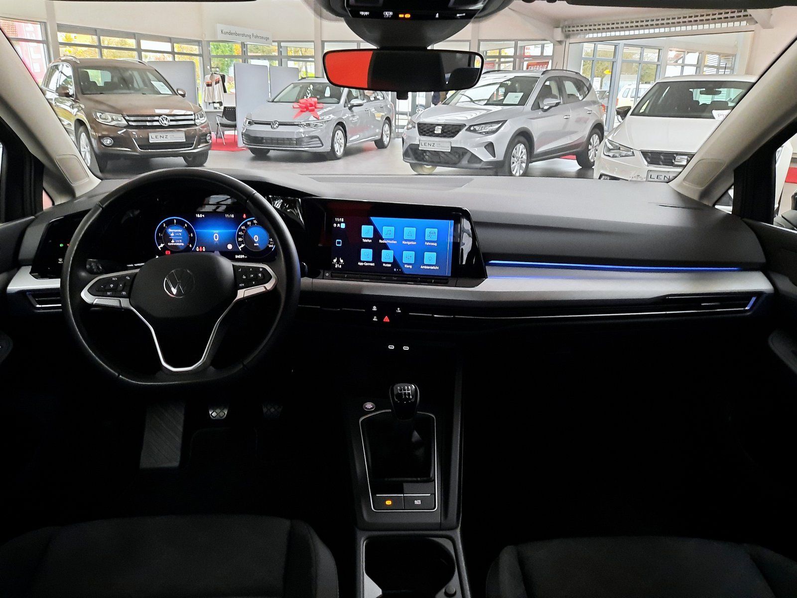 Fahrzeugabbildung Volkswagen Golf Life TDI *Navi*Cam*PDC*Sitzhzg*LED*ACC*APP*