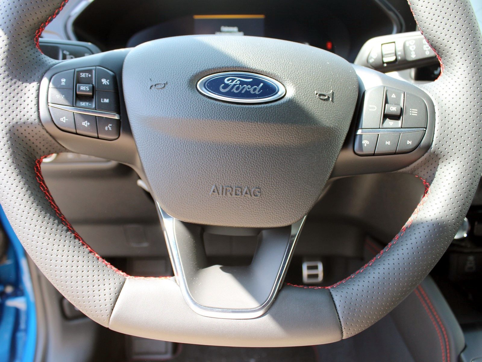 Fahrzeugabbildung Ford Kuga Hybrid ST-Line X