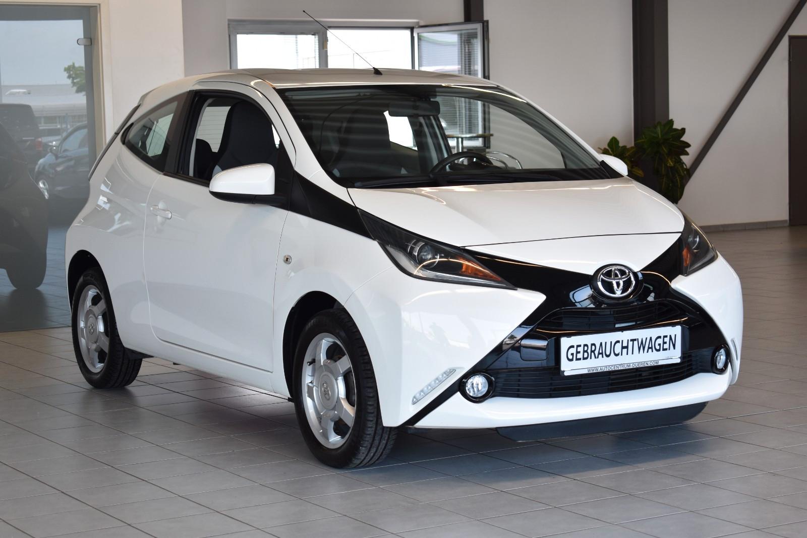 Toyota AYGO x-play touch/RÜCKFAHRKAMERA/KLIMA/TEMPOMAT/