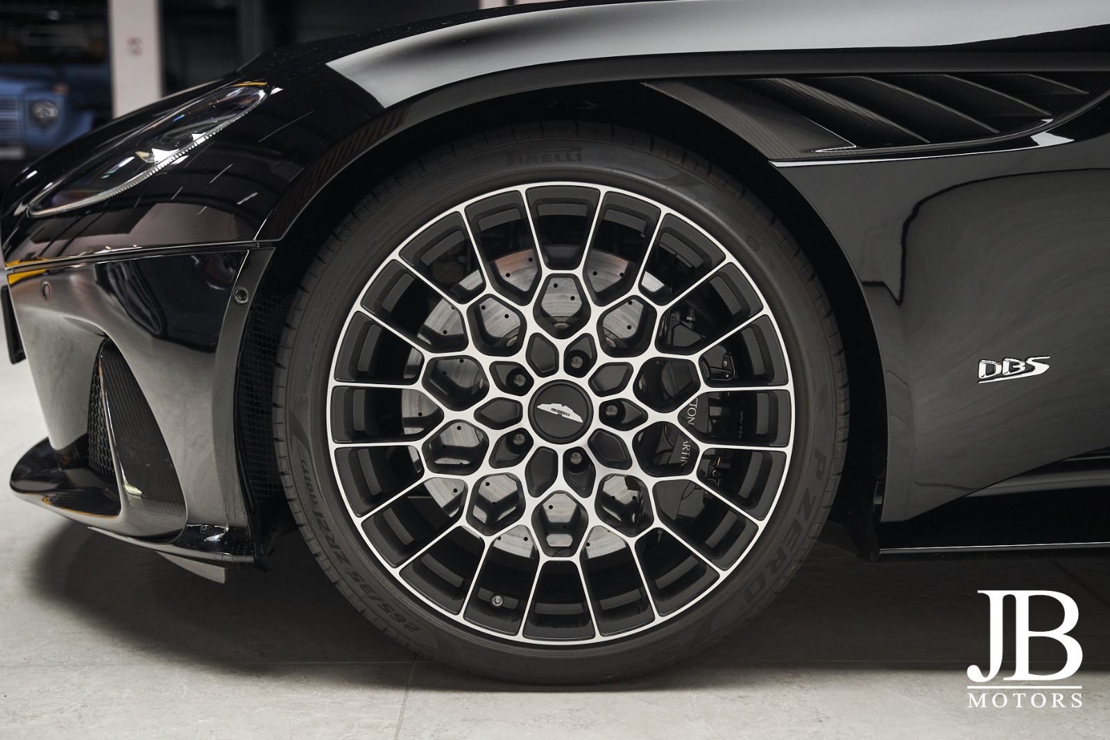 Fahrzeugabbildung Aston Martin DBS V12 770 Ultimate Carbon Performance Seats