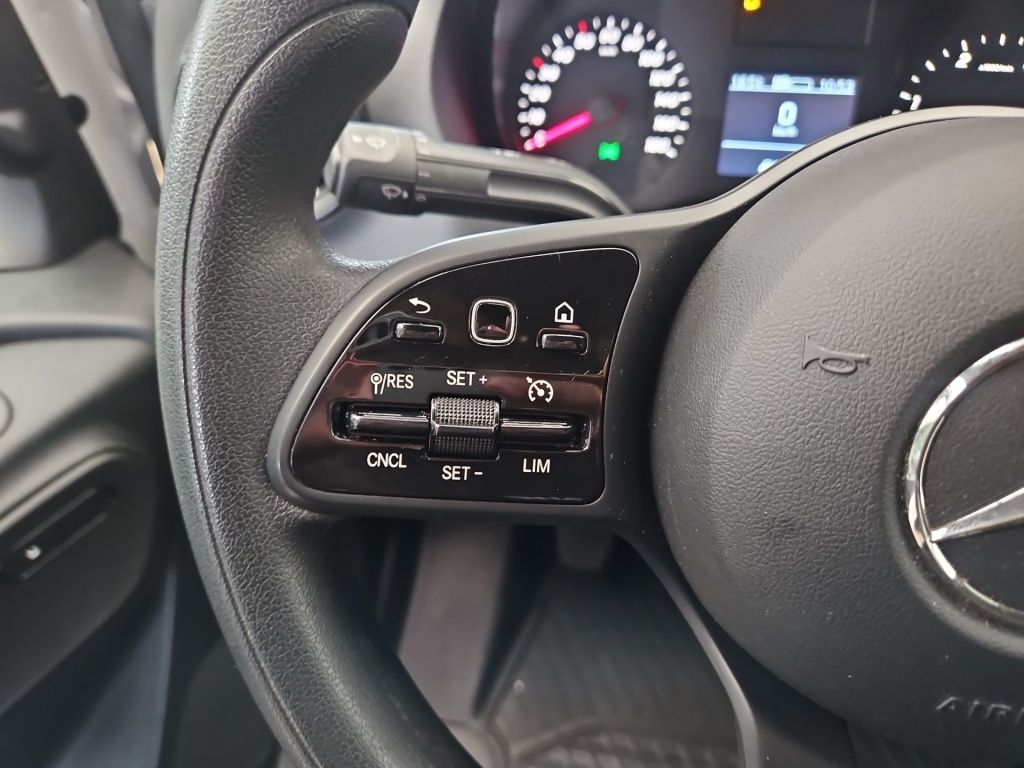 Fahrzeugabbildung Mercedes-Benz Sprinter 317 Kasten L2H2 3,5tAHK Schwingsitz SHZ