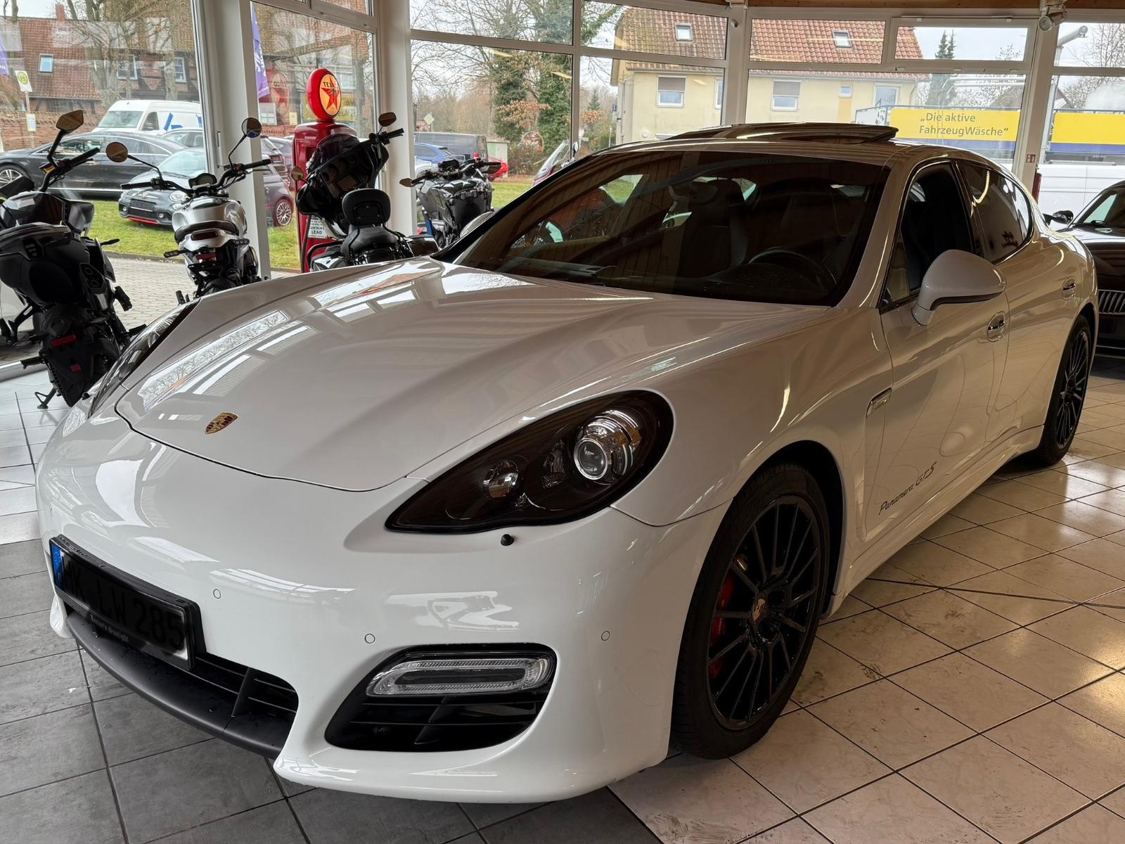 Porsche Panamera GTS