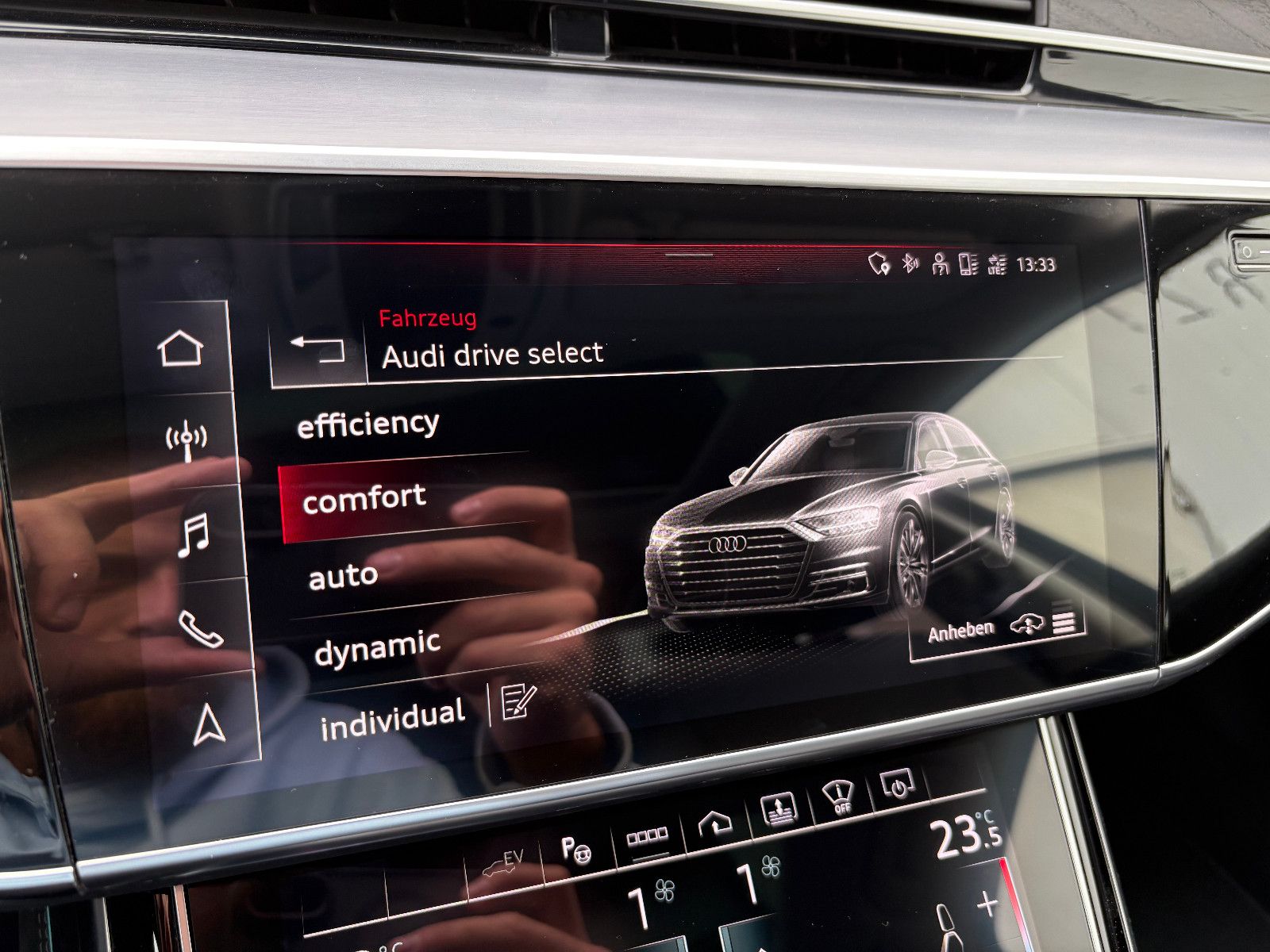 Fahrzeugabbildung Audi A8 60 TFSI e L quattro/Chauffeur-Paket/Fond-TV/