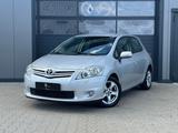 Toyota Auris Executive Xenon PDC Tempom Keyless Klima - Toyota Auris mit Benzin-Antrieb: Executive