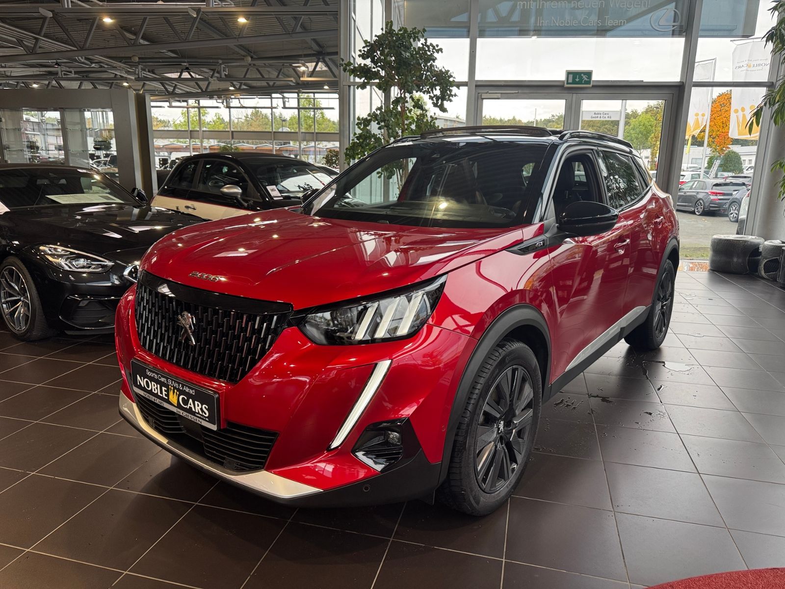 Fahrzeugabbildung Peugeot 2008 GT PANO LED NAVI ALU