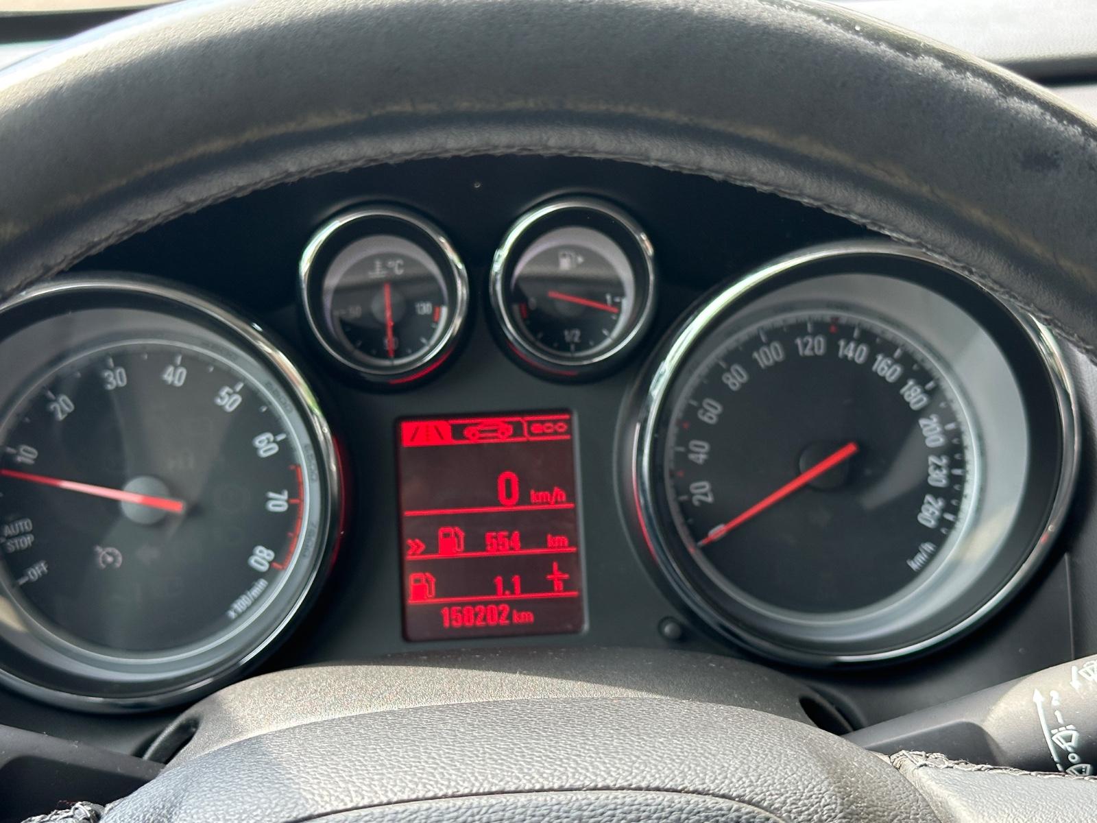 Opel Astra 2013 — photo 18