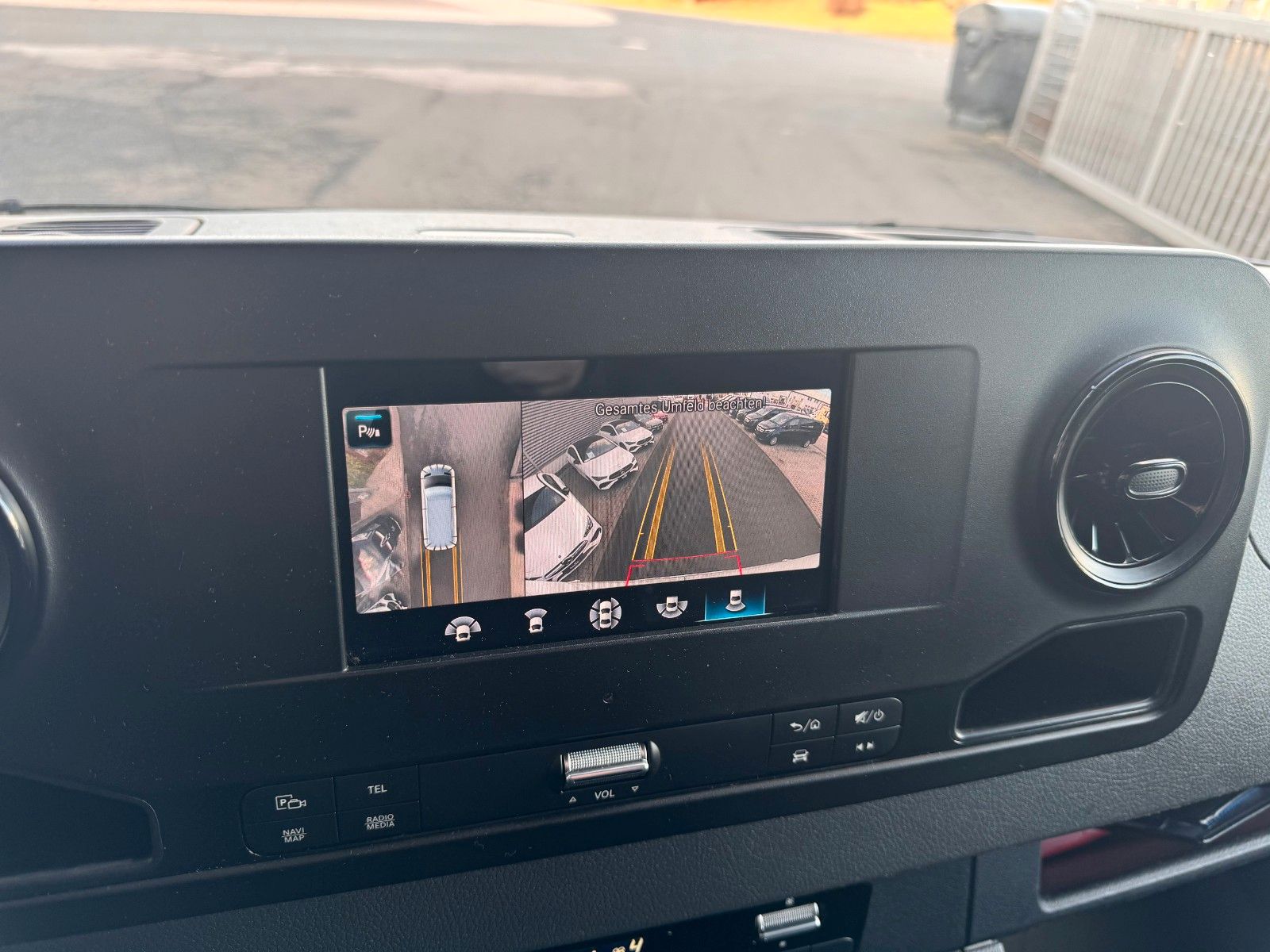 Fahrzeugabbildung Mercedes-Benz Sprinter 317 CDI 3665 9G Klima 360 SHZ MBUX