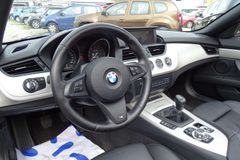 Fahrzeugabbildung BMW Z4 sDrive 23i  **M PAKET / NAVI / 2-HAND / PDC**