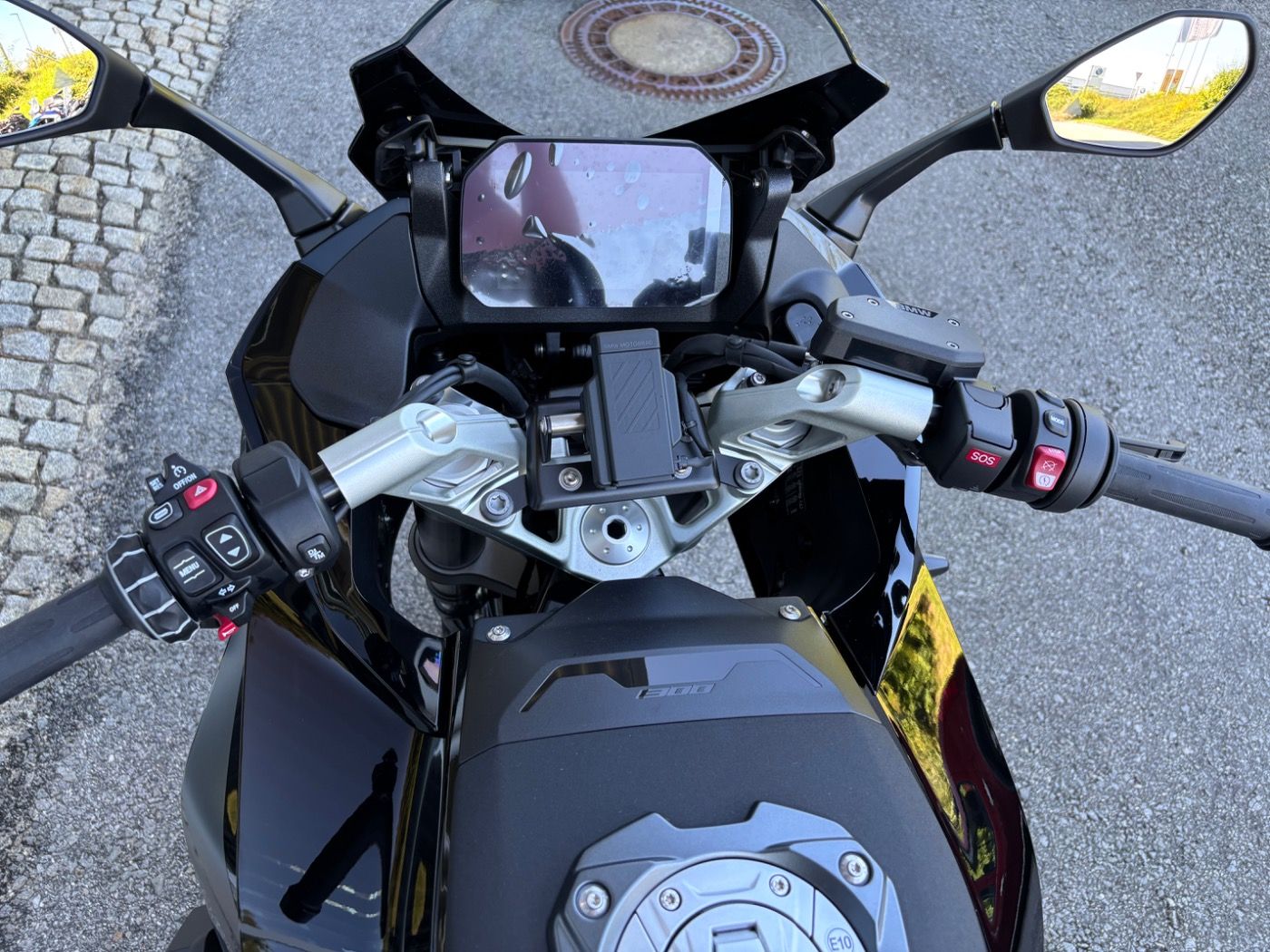 Fahrzeugabbildung BMW R 1300 RS Triple Black 4 Pakete ASA