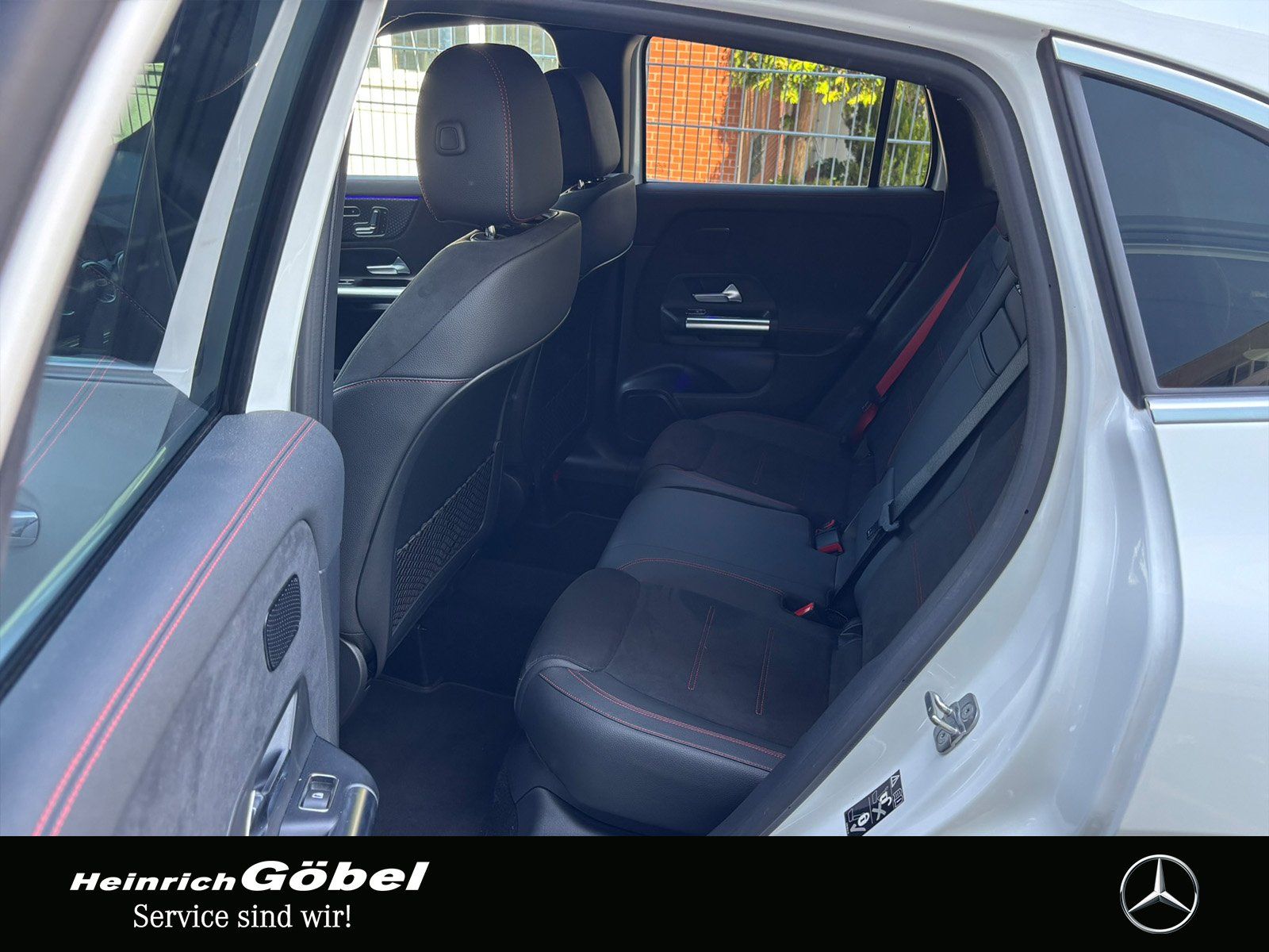 Fahrzeugabbildung Mercedes-Benz AMG GLA 35 4M*HUD*PANO*MEMORY*360°KAMERA*21ZOLL