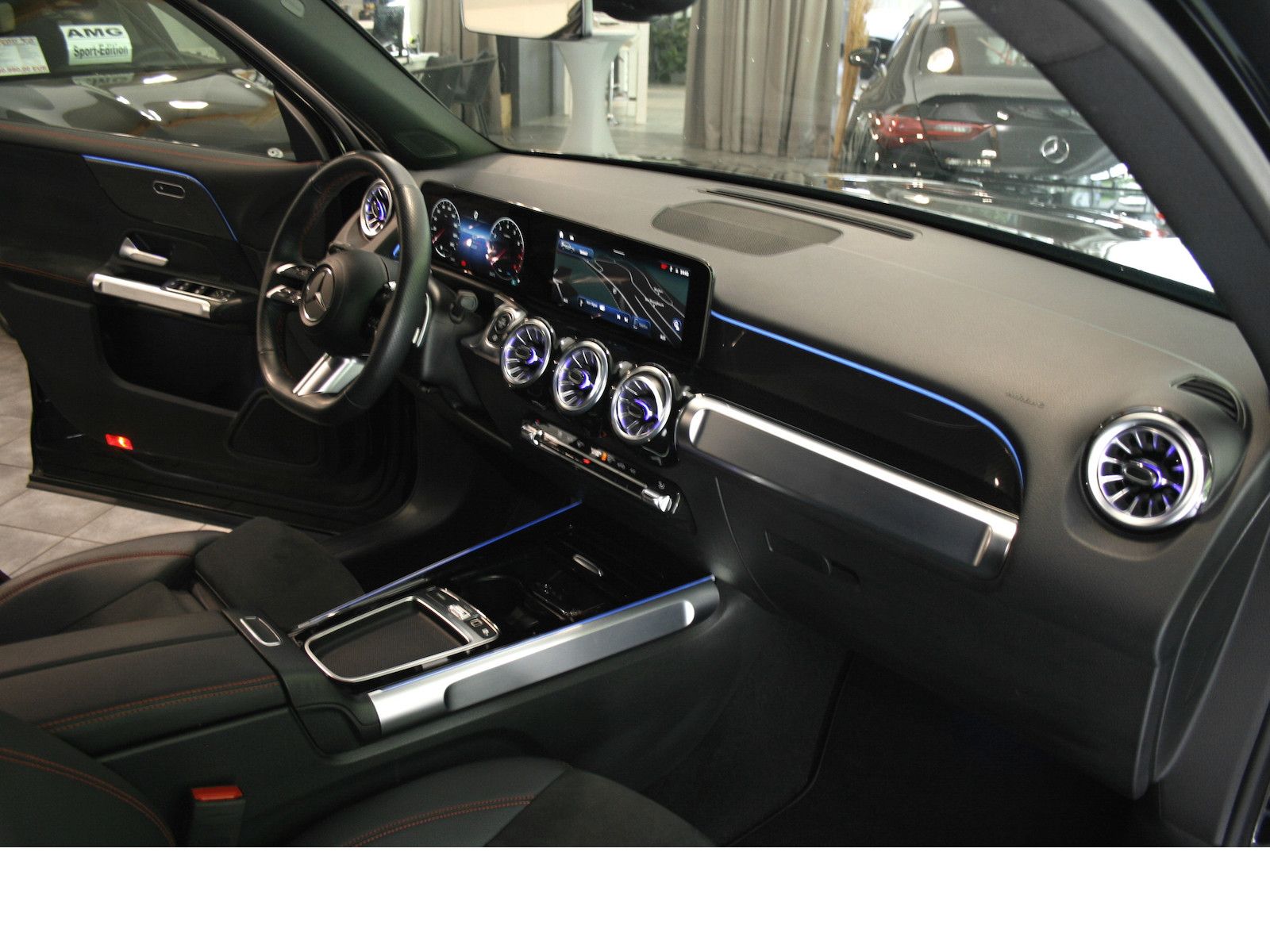 Fahrzeugabbildung Mercedes-Benz GLB 180 AMG Line Plus *Night-Paket *Keyless-GOl*