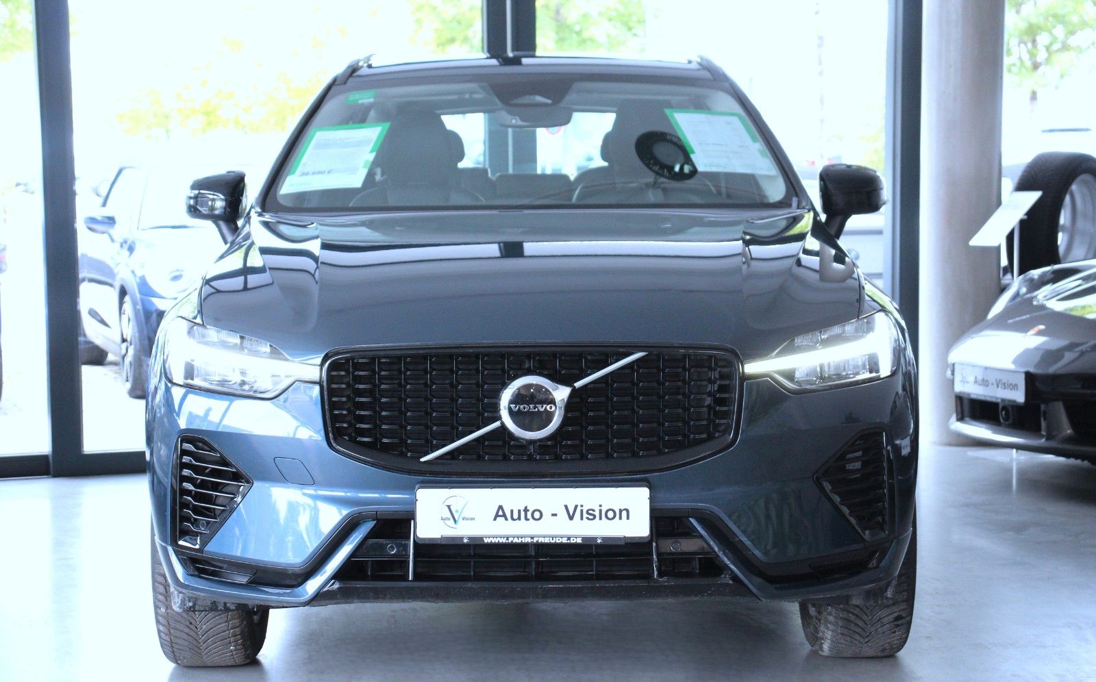 Volvo XC60 T6 AWD PI-Hybrid Plus Dark *LED*StHz*KAM foto 4