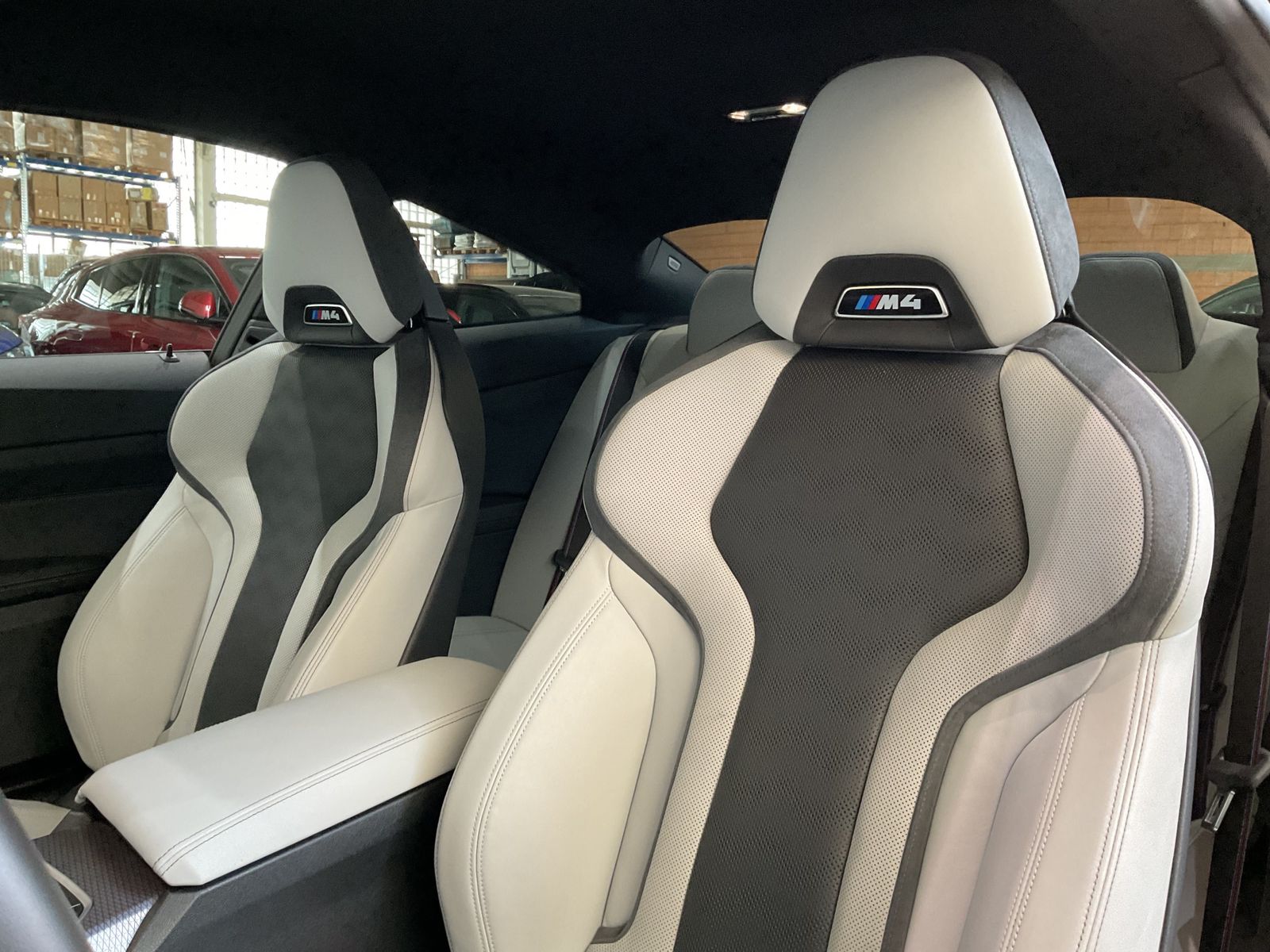 Fahrzeugabbildung BMW M4 Competition M xDrive Coupé M Sportsitze HK