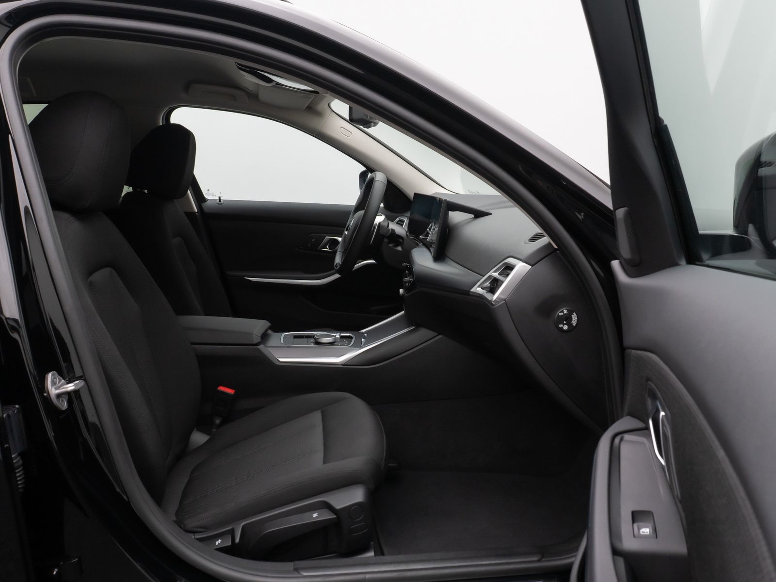 Fahrzeugabbildung BMW 318i Kamera DAB Sportlenkrad CockPit+ Alarm LED