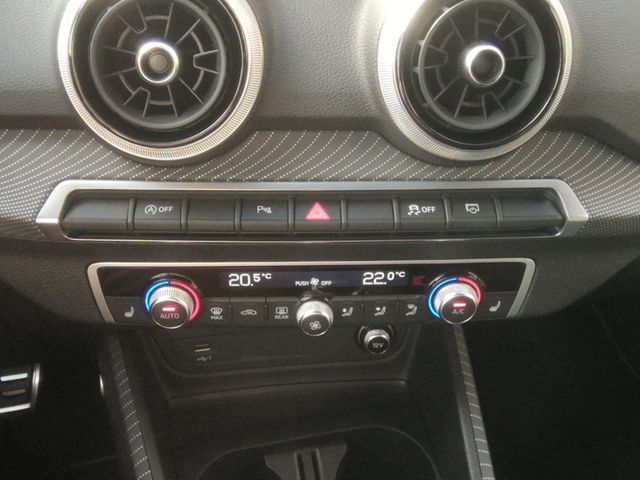 Q2 35 TFSI edition one, Navi, Optik Schwarz, Sou