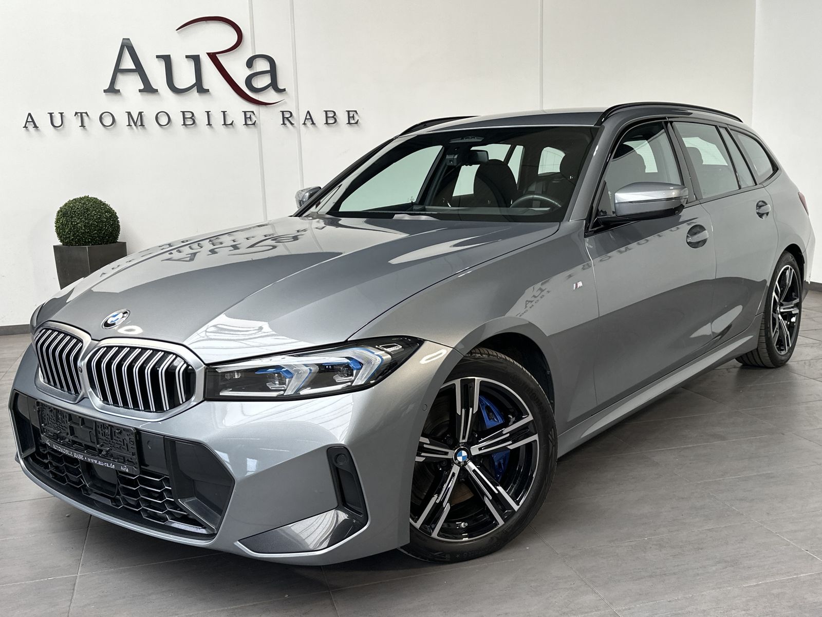 Fahrzeugabbildung BMW 320d Touring M-Sport NAV+LED+ACC+KAMERA+HUD+360°