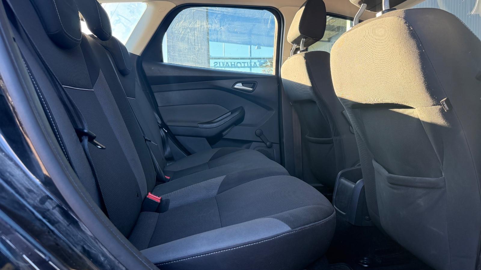 Ford Focus 2013 — photo 25