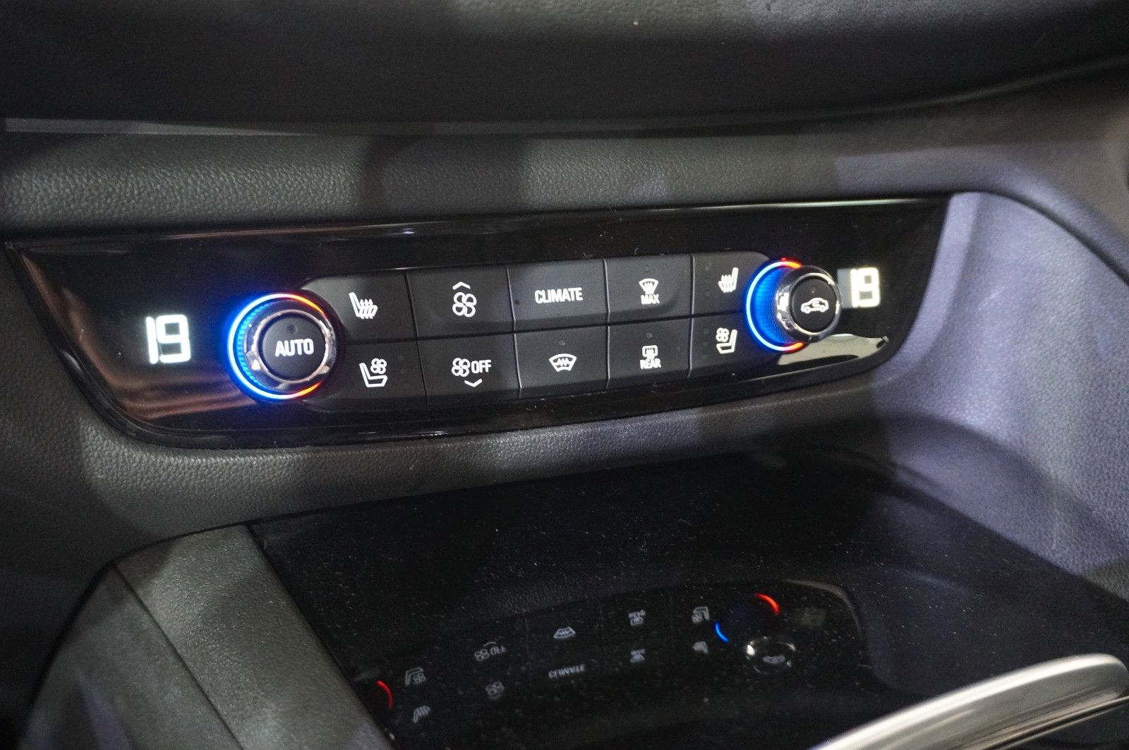 Fahrzeugabbildung Opel Insignia B ST 2.0D ELEGANCE NAVI/LED/VIRTU./AHK