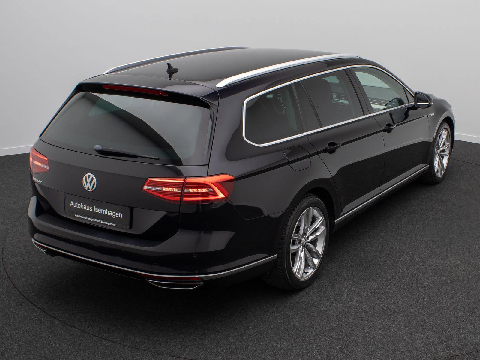 Fahrzeugabbildung Volkswagen Passat Variant 2.0 Highline PDC Massage AHK 18"