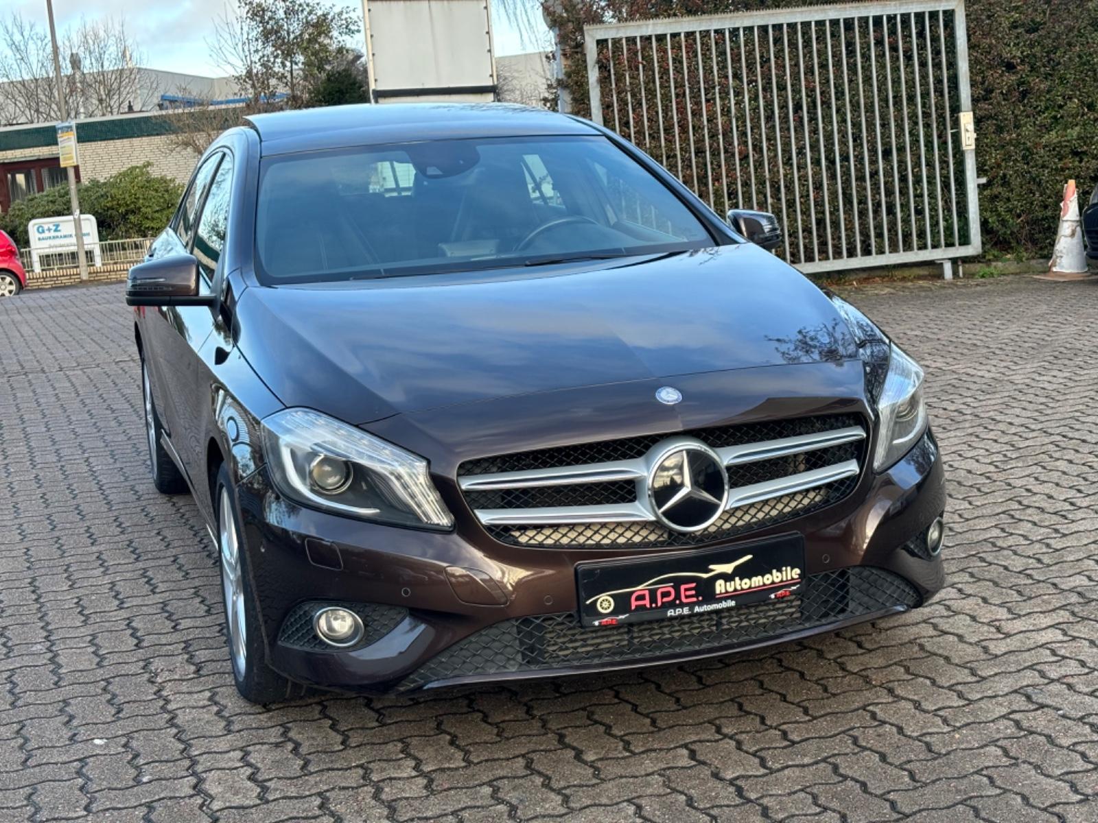 Mercedes-Benz A 180 BlueEfficiency PANO  XENON NAVI AUTO