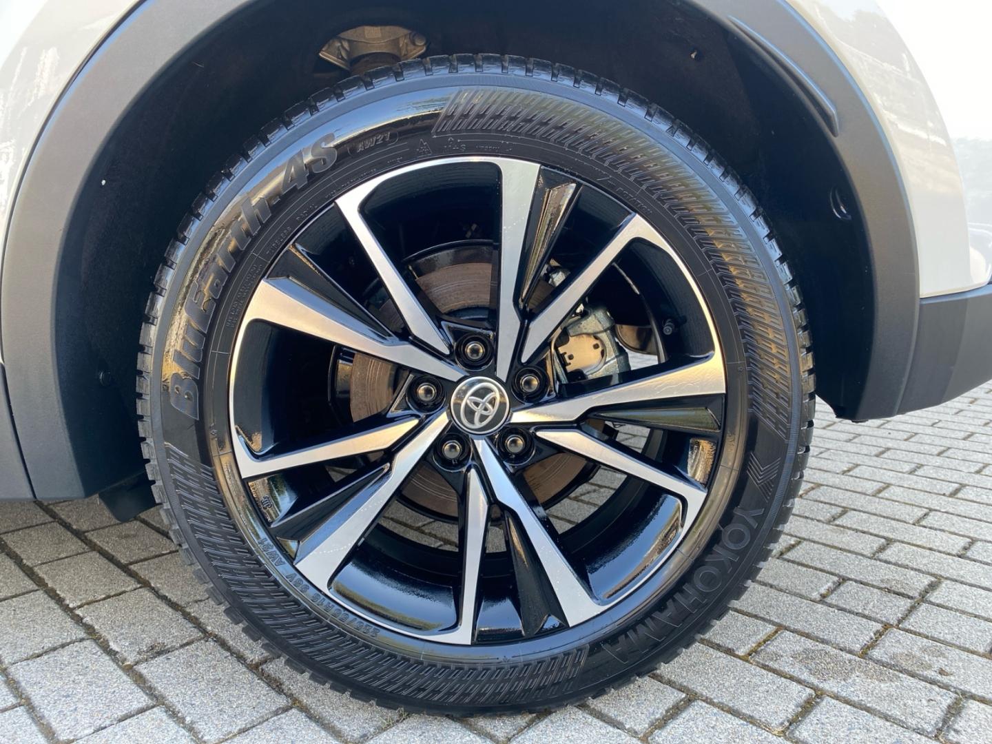 Toyota C-HR 1.8 Hybrid TeamD*NAVI*TECHNIK-PAKET*PDC*SHZ