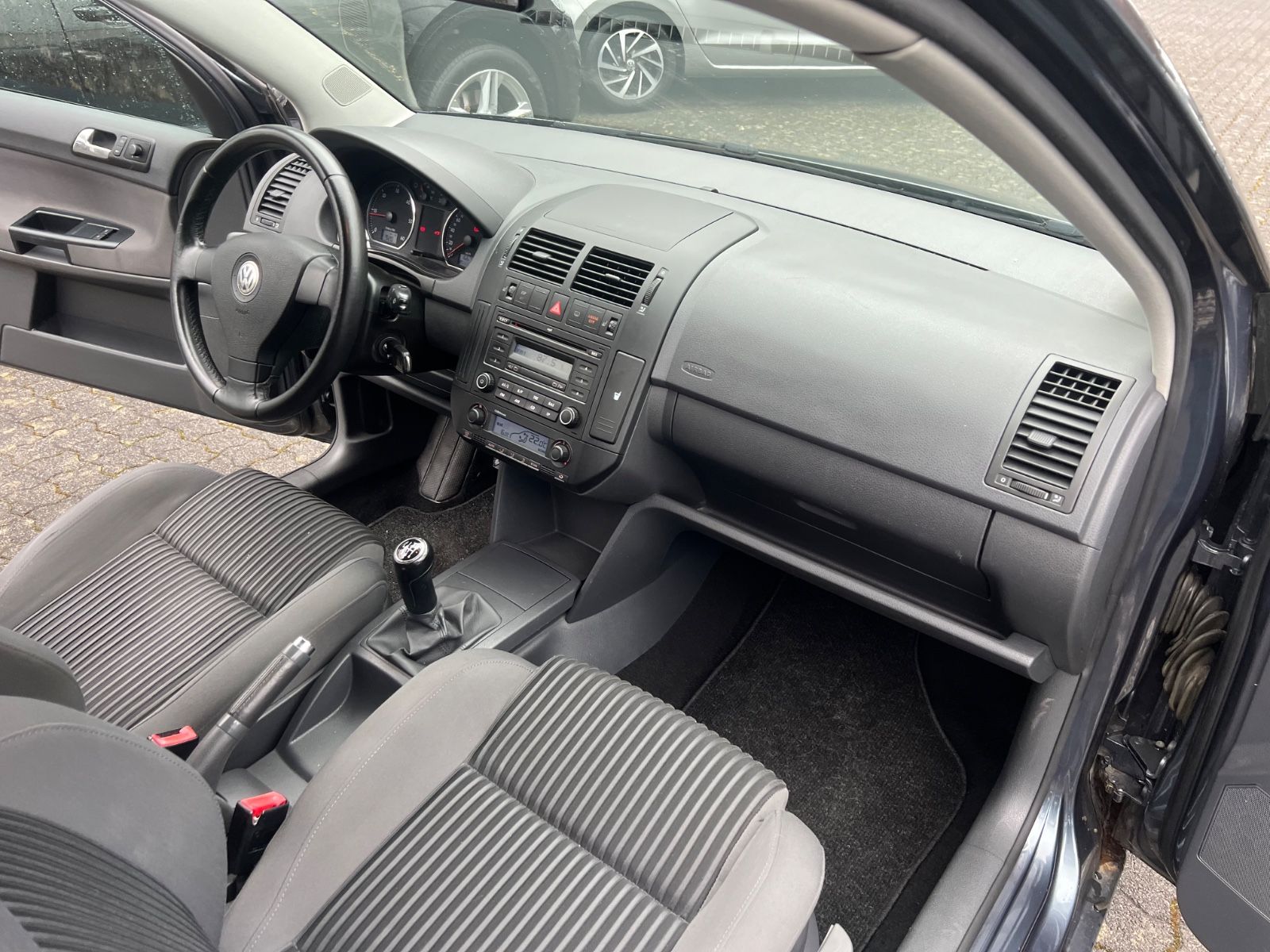 Fahrzeugabbildung Volkswagen Polo IV 1.9 TDI Sportline *2.HAND* 6.GANG*