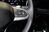 Volkswagen Golf VIII 1.5TSI Life RKam Navi Matrix HuD Totwi
