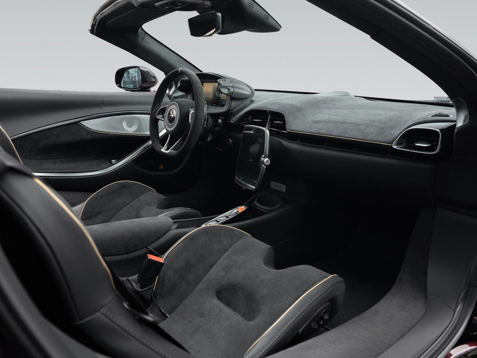 McLaren Artura Spider | MSO Velocity Colour Transform