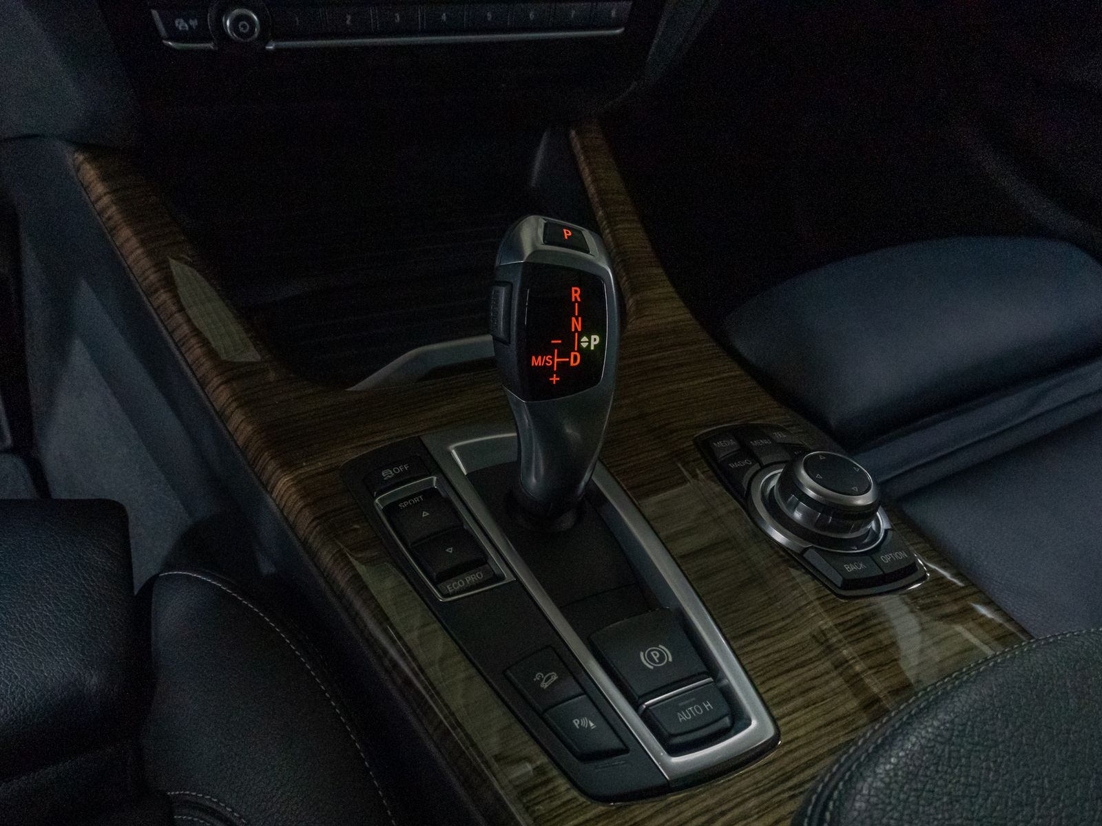 Fahrzeugabbildung BMW X3 xD30d Panorama HUD HiFi Xenon PDC Sport Leder