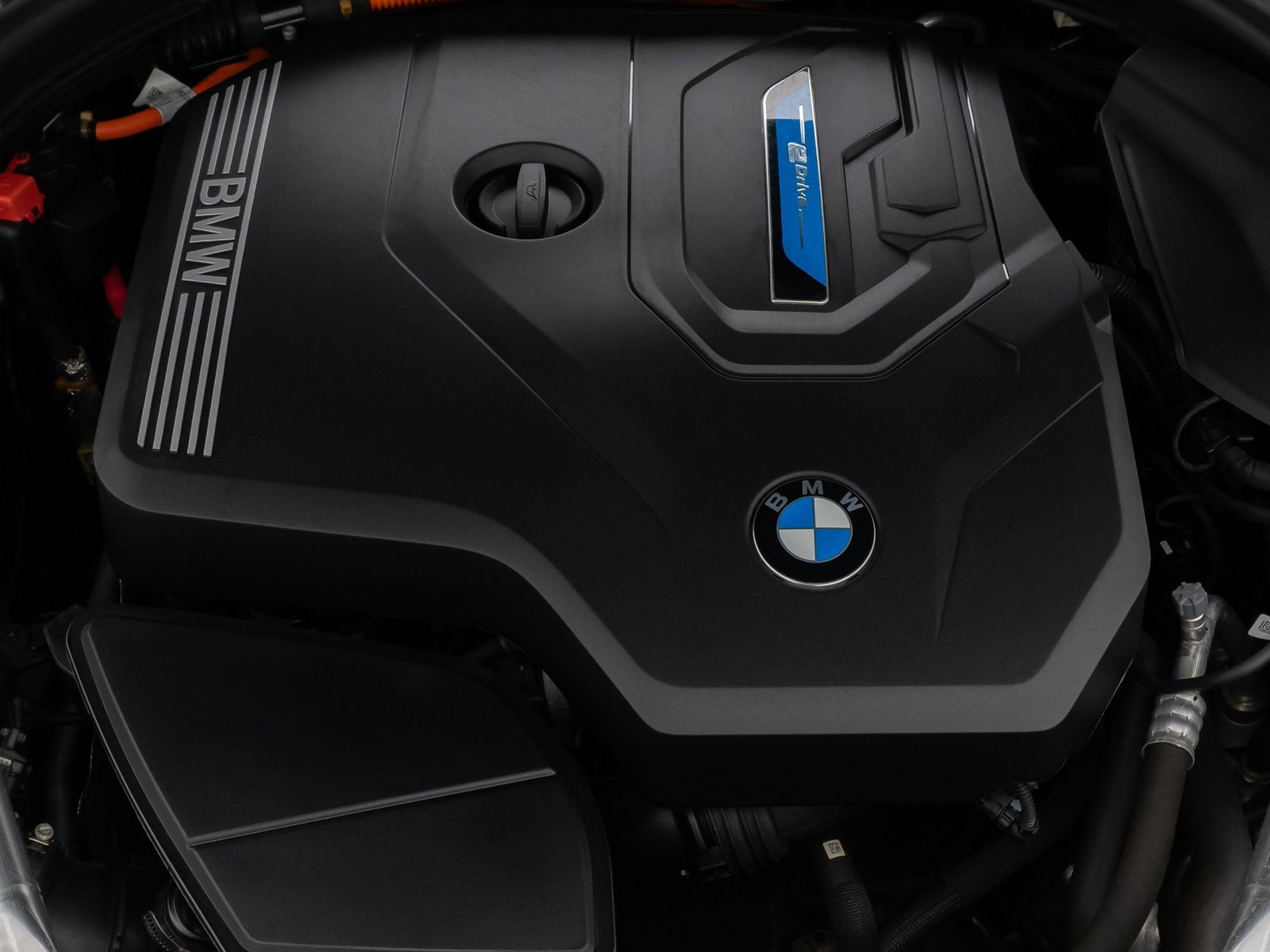 Fahrzeugabbildung BMW 520e GeschwindigReg DAB Kamera CockpitPro Alarm