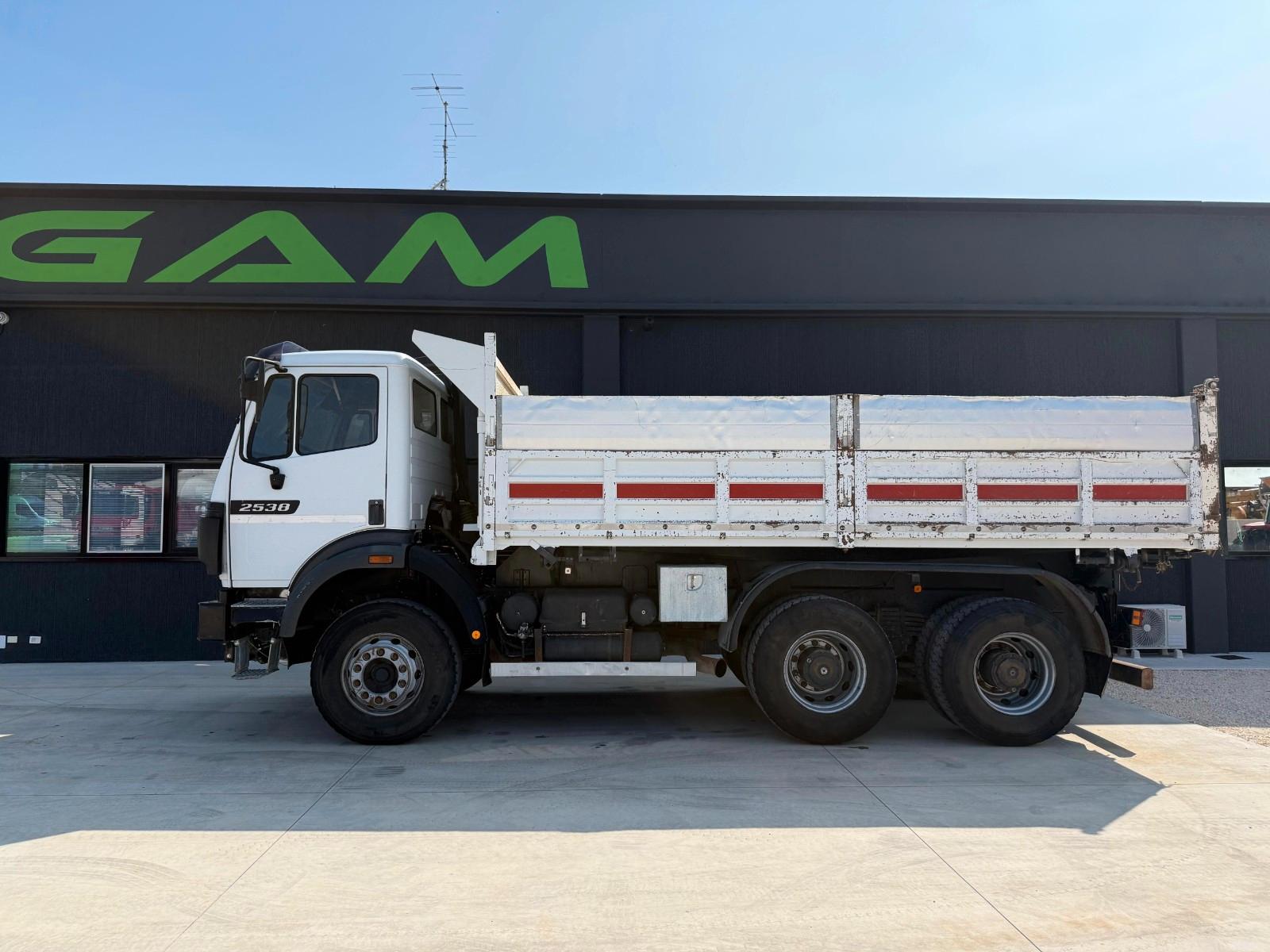 Mercedes-Benz SK 2538K 6x4 Kipper 14cbm Manualgetriebe