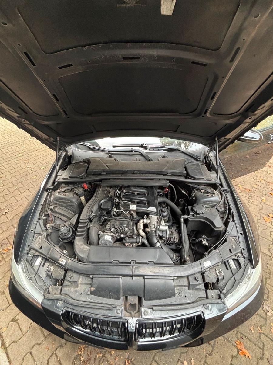 BMW 330 2006 — photo 8