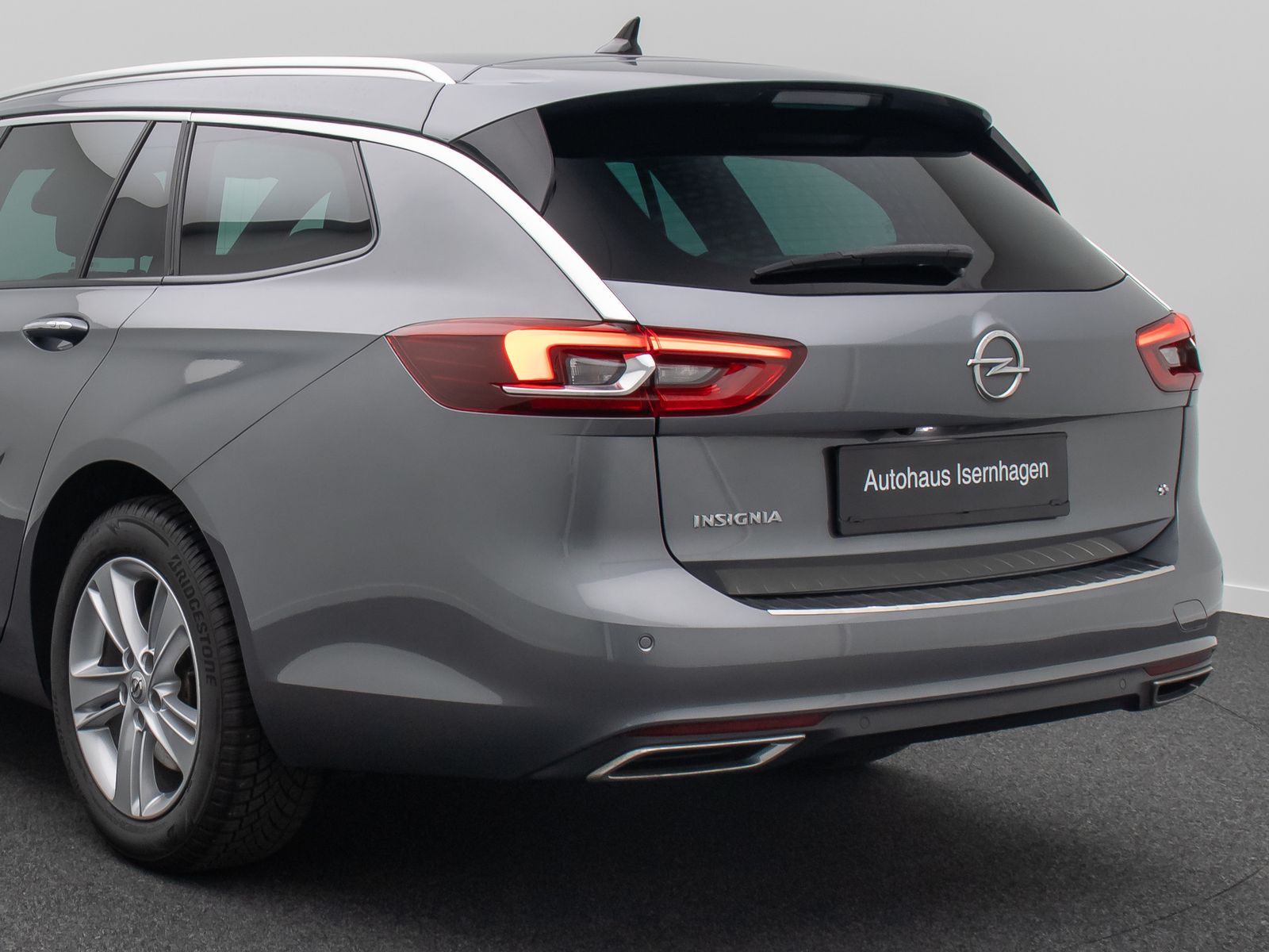 Fahrzeugabbildung Opel Insignia Innovation 4x4 Kamera FahrAssist Navi 1