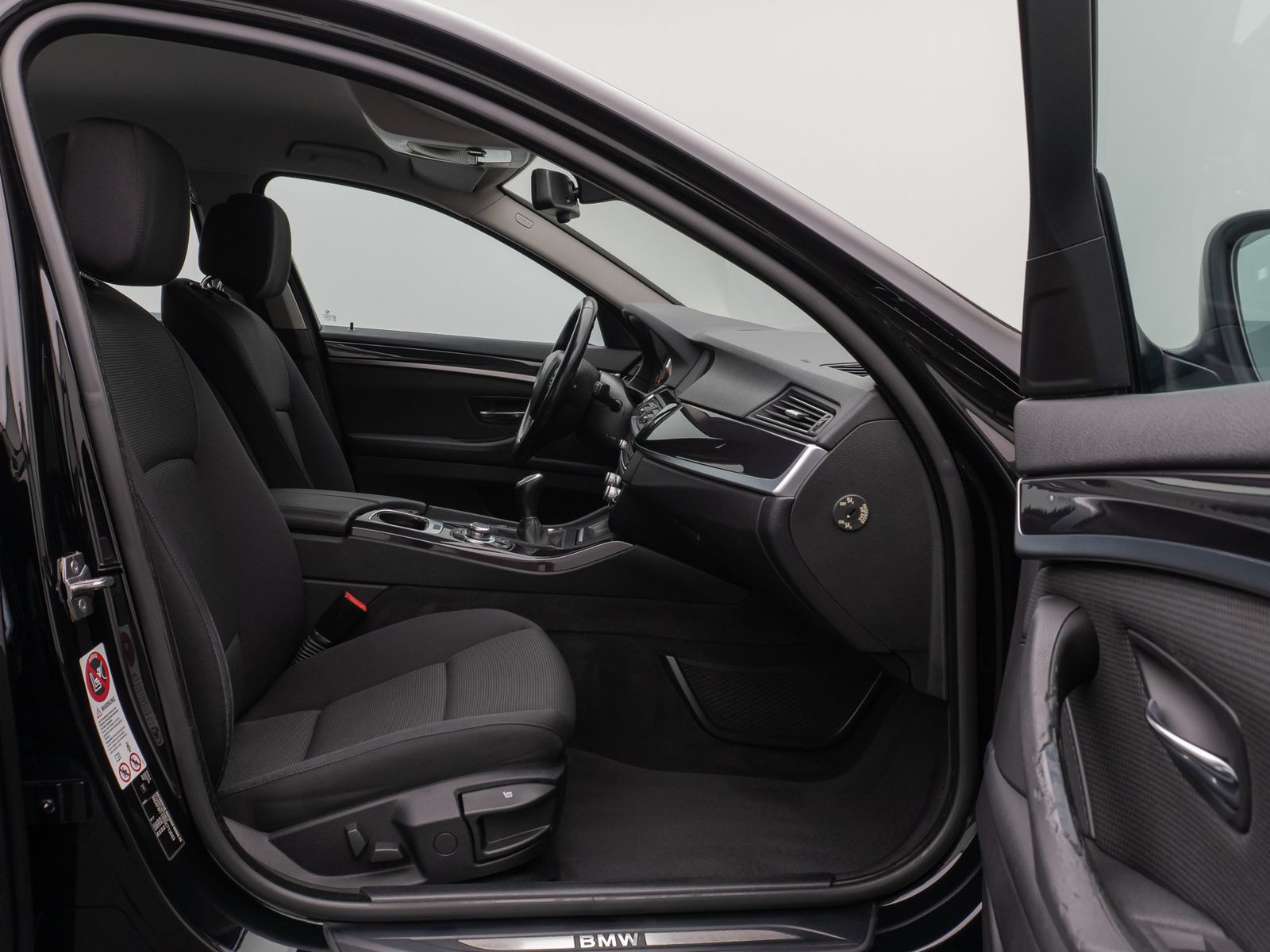 Fahrzeugabbildung BMW 520d Lim. Sitzhzg Navigation PDC Klima Bluetooth