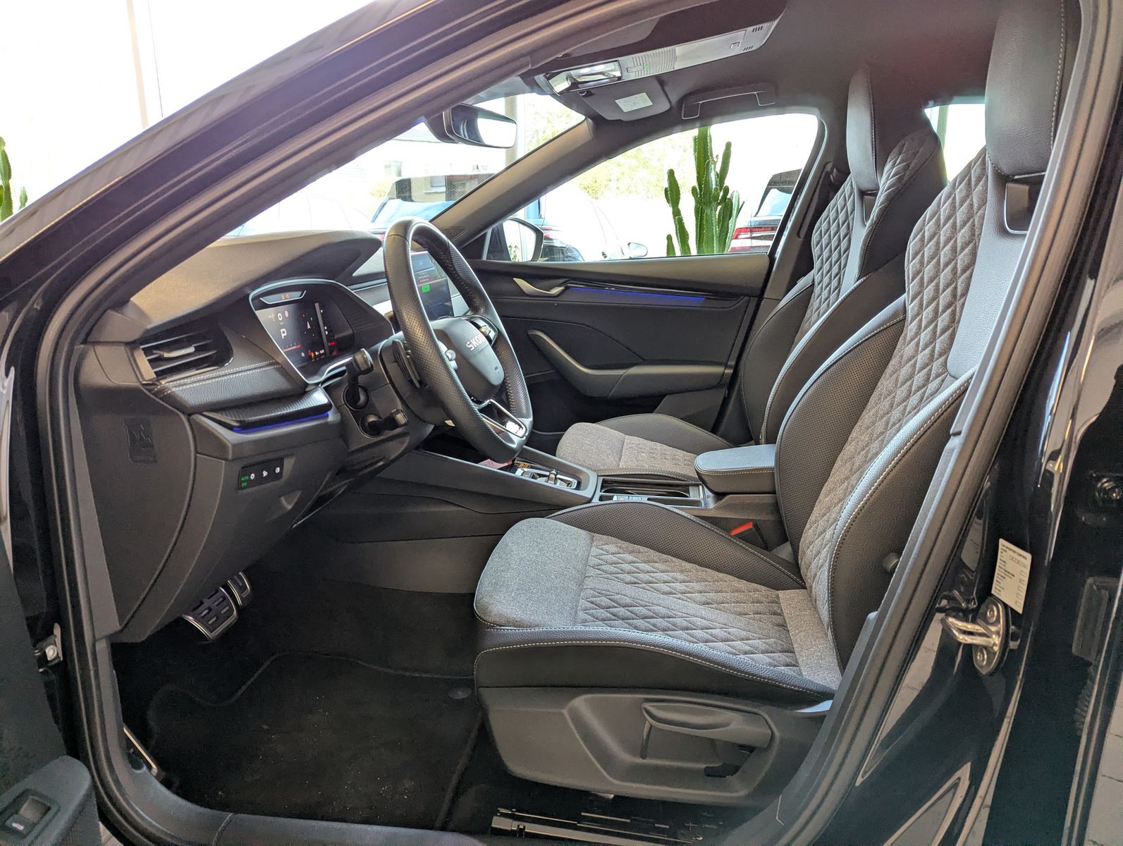 SKODA Octavia 2.0 TDI DSG Sportline Matix Assist+ 18" - Image 12