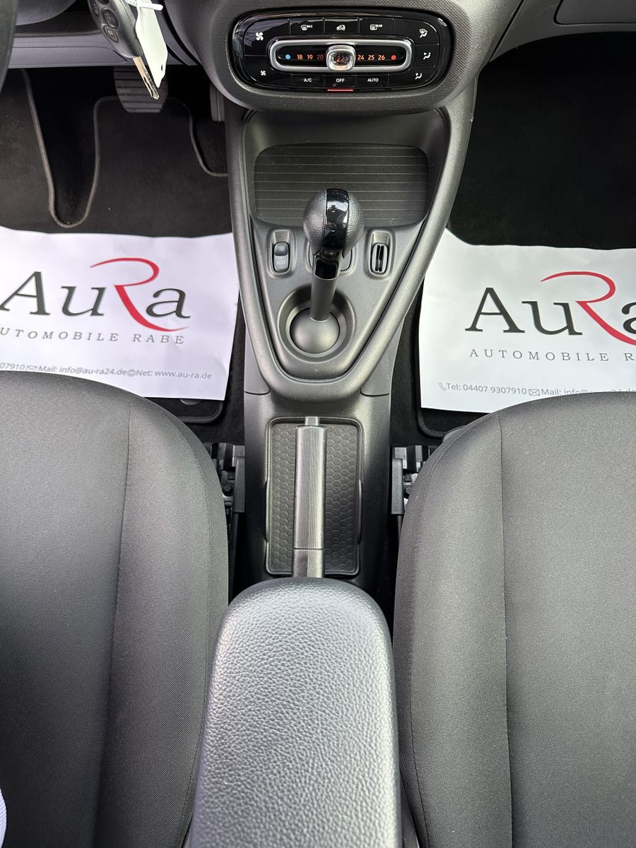 Fahrzeugabbildung Smart ForTwo EQ Coupé CARPLAY+TEMPOMAT+1HD+DAB-RADIO