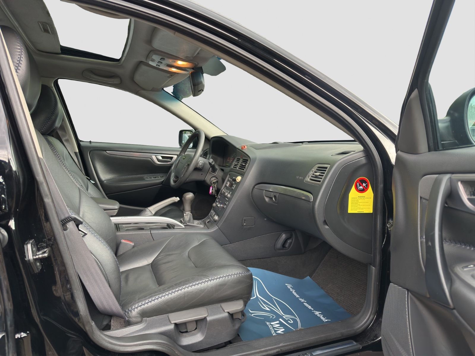 Fahrzeugabbildung Volvo V70 XC 2.4 T AWD/Leder/Schiebedach/Sitzheiz./